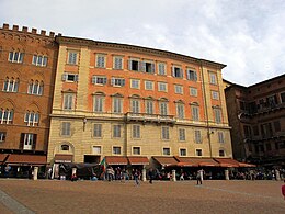 Piazza del campo, tak, Palazzo Chigi Zondadari.JPG