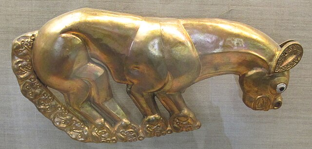 Gold plaque with panther from Chortomlyk kurgan, probably for a shield or breast-plate, 13 in/33 cm long, end 7th-century BC.