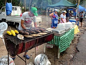 Gasashen kifi a Bazar Labrin kowace ranar Laraba da yamma a Beau Vallon a tsibirin Mahé