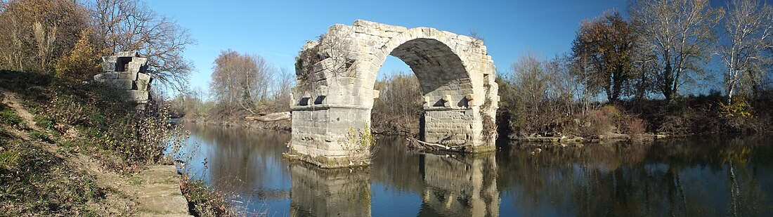 File:Pont Ambroix 0412.JPG