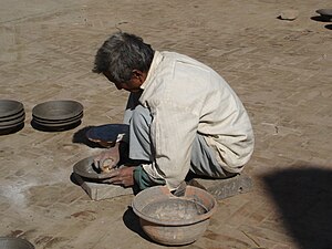 陶芸: 胎土, 成形の方法, 装飾と施釉