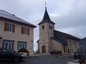 Prémanon (39) - Mairie et église.JPG