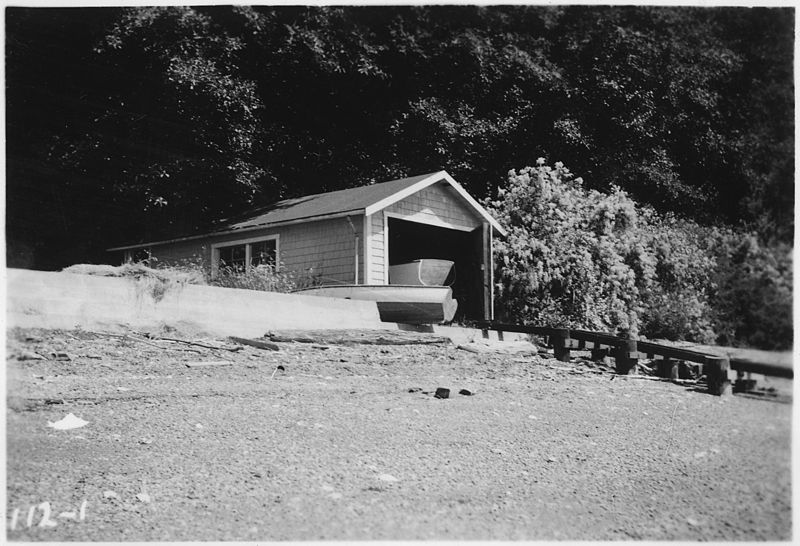 File:Pump house looking SE. Parcel 130, William Wagner, Jr. Todd Shipyard, Seattle, Washington. - NARA - 298541.jpg