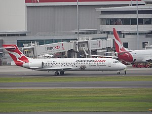 QantasLink B717 VH-YQW at SYD (24472370129).jpg