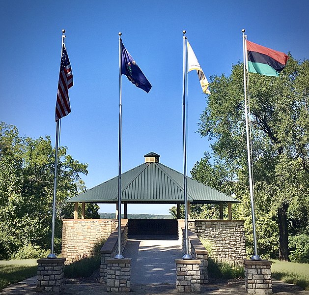 File:Quindaro Townsite flags (cropped).jpg