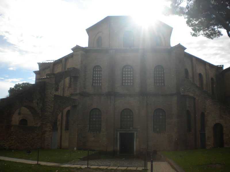 File:Ravenna Basilica di San Vitale esterno.JPG