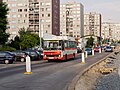 Čeština: Náhradní autobusová doprava spojující Sídliště Řepy se stanicí metra Stodůlky, z důvodů, že se jedná o linku v novém trasování, neměla by být značena jako NAD, proto je vedena pod licencí mimořádné linky číslo 725, na vozech jsou používány inverzní orientace, rekonstrukce tramvajové trati Anděl – Sídliště Řepy English: Special bus line 725, reconstruction of tram track Anděl – Sídliště Řepy