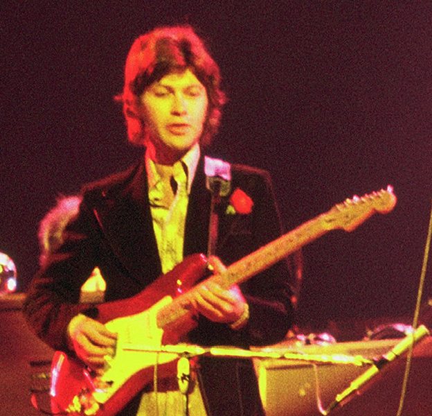 File:RobbieRobertson74.png