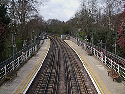 Roding Valley stn high westbound