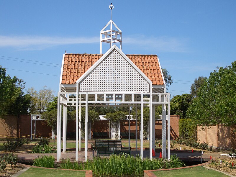 File:Rookwood Garden of Remembrance 4.JPG