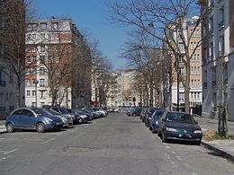 A Rue Marcel-Dubois cikk illusztráló képe