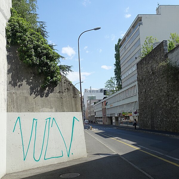 File:Rue du Valais-01a.jpg