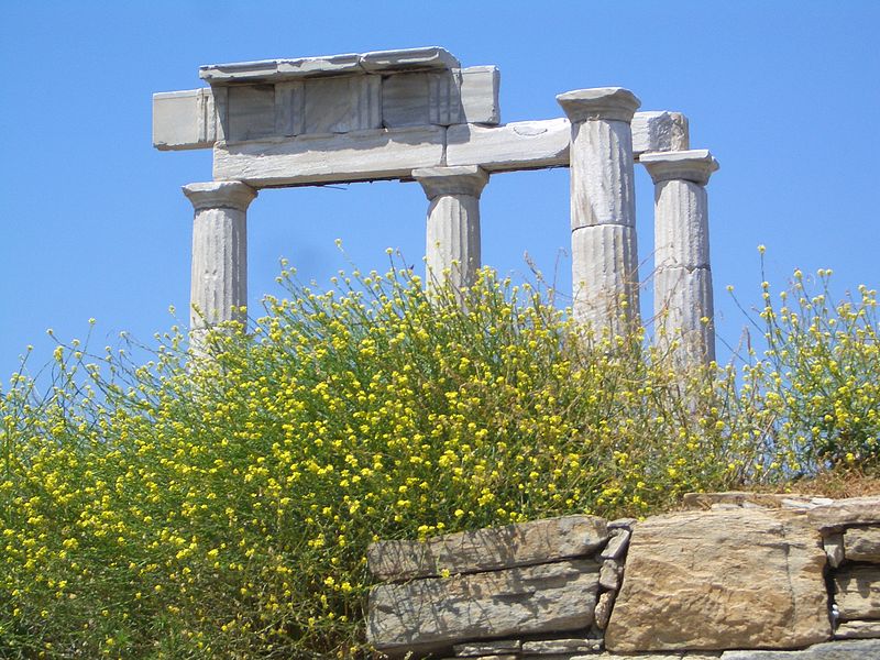 File:Ruins in Delos.JPG