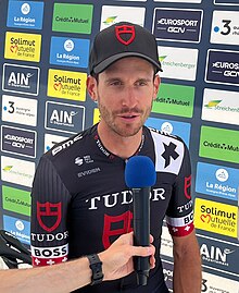 Sébastien Reichenbach (Tudor Pro Cycling), en interview, au départ de la 1ere étape du Tour de l'Ain 2023 à Loyettes.JPG