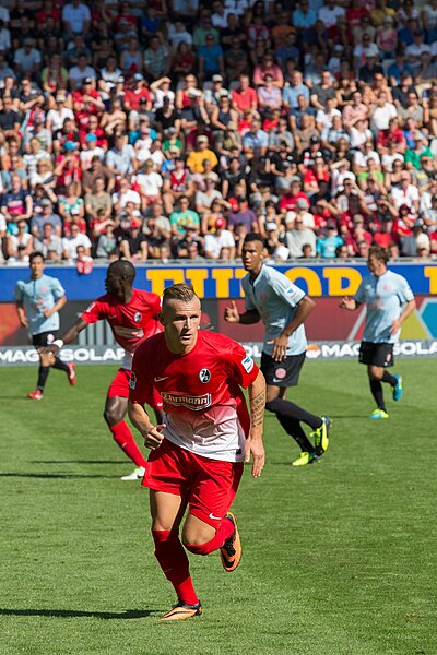 File:SC Freiburg vs FSVMainz 17 août 2013 24a.jpg