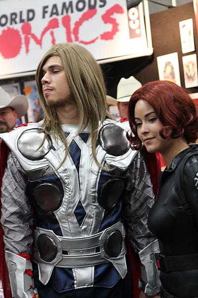 File:SDCC 2012 - Thor & Black Widow (7561385768).jpg