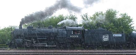 La Soo Line n°1003 sous la pluie à Madison, Wisconsin.