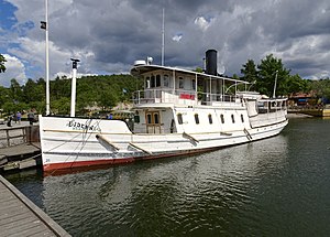 S/S Ejdern vid sin kajplats nära Lotsudden i Södertälje.