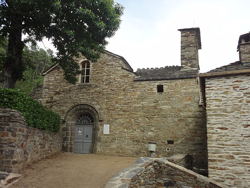 File:Saint-Privat-de-Vallongue, Église Notre-Dame-de-la-Salette 3.JPG