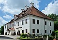 Ehemaliges Schloss, jetzt Bauernhof und Gasthof Mooser