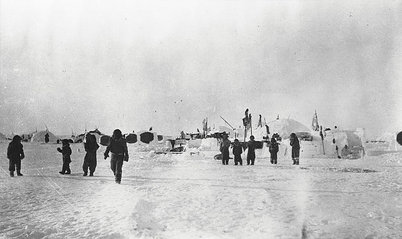 File:Snowhouses in Minto Inlet (51169).jpg