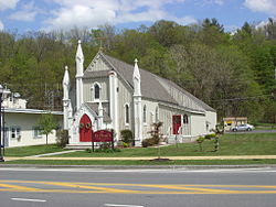 St. Paul's Church Chittenango NY May 09.jpg