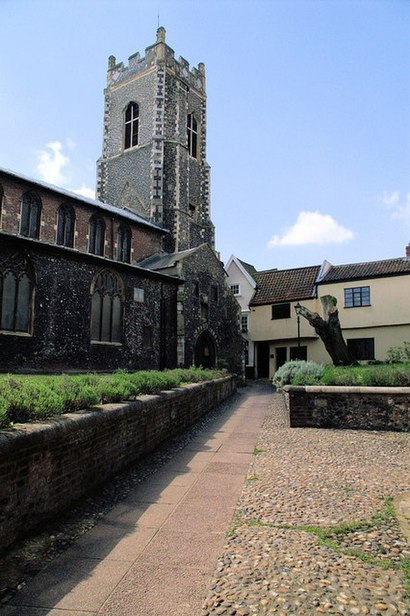 How to get to St George's Church, Tombland, Norwich with public transport- About the place