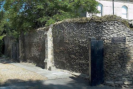 Remains of a Priory wall. St Ives Priory Wall 2004 05 31.jpg