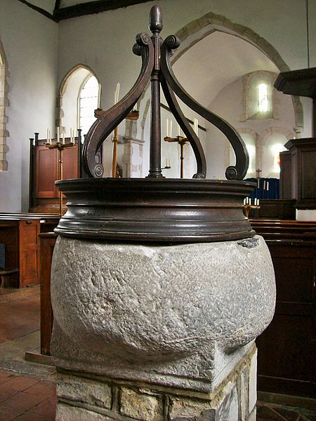 File:St Rumwold, Bonnington, the font.JPG