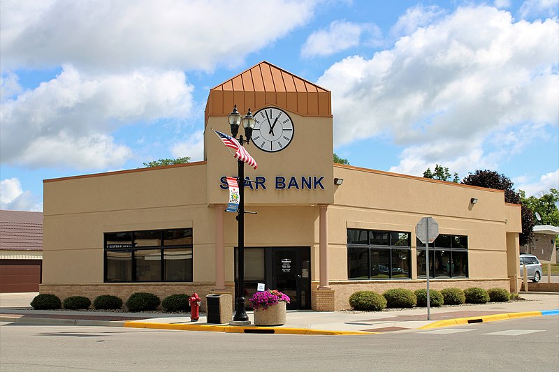 File:Star Bank - Elbow Lake, Minnesota.jpg