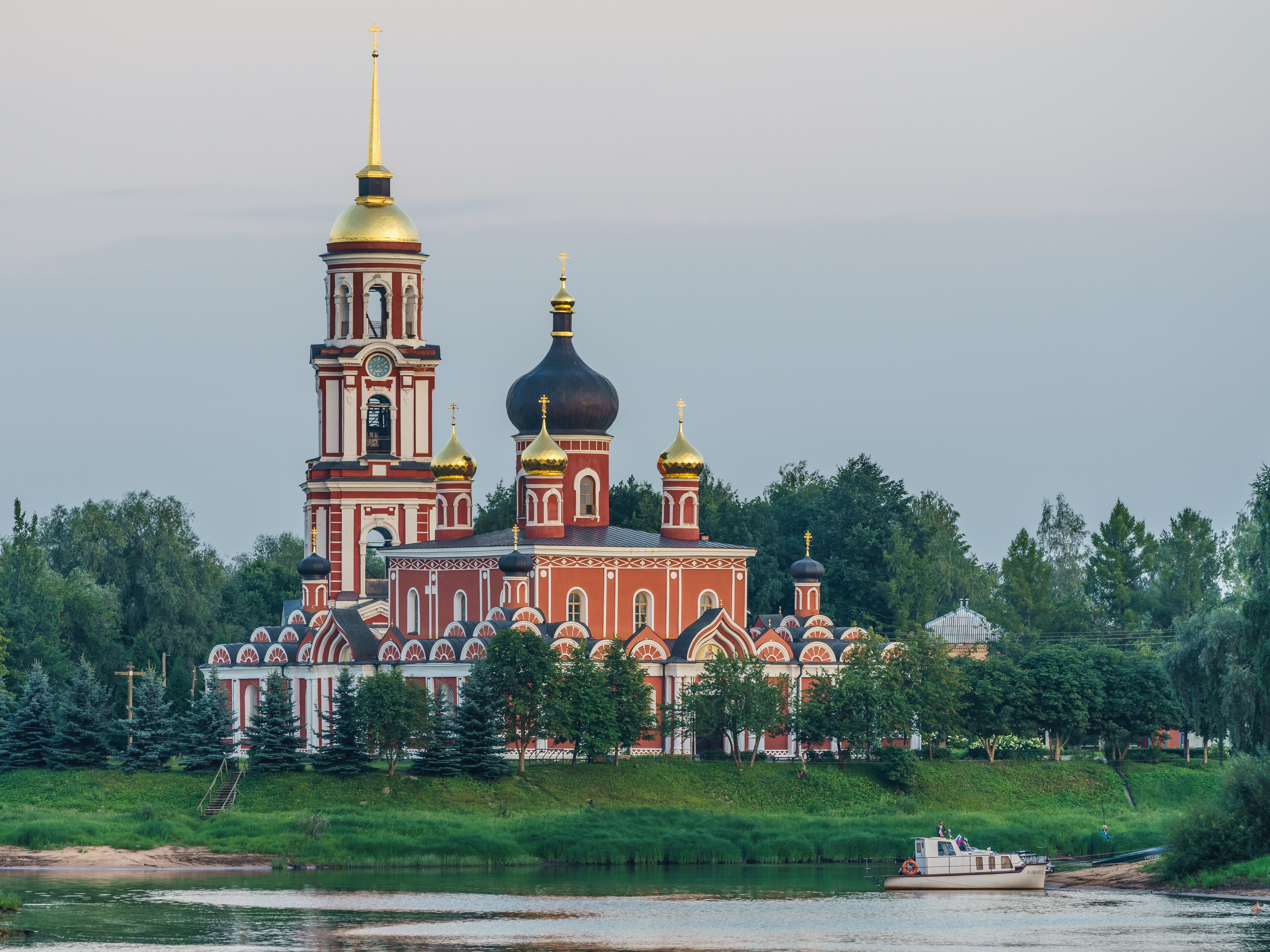 Руссадо. Воскресенский храм Старая Русса. Собор Воскресения Христова Старая Русса. Воскресенский собор старой Руссы. Старая Русса Воскресенский собор Старая Русса.