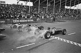 Start_of_1965_Dutch_Grand_Prix.jpg