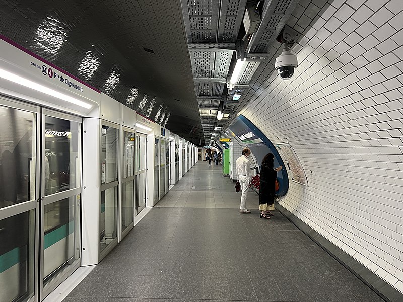 File:Station Marcadet Poissonniers Métro Paris Ligne 4 - Paris XVIII (FR75) - 2022-07-05 - 4.jpg