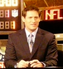 Steve Young led the league in passer rating a record six times. SteveYoungAnalyst.PNG