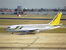 Un Boeing 737-200 a Londra nel 1989.