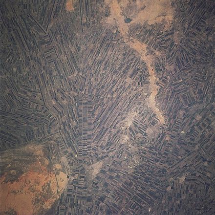 Irrigation canals of the Gezira Scheme, Sudan, from space, 1997, with the utility type of management. The water comes from the Blue Nile