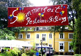 Summerfeast of the "Pestalozzi-Stiftung Hamburg" in the Diestelstrasse Summerfeast in the Diestelstrasse.jpg
