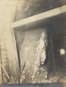 Damage caused to the Summit Tunnel by the 1906 San Francisco Earthquake, with the north tunnel portal and Wrights just outside of that portal Summit Tunnel (Tunnel 2) with damage from the 1906 San Francisco earthquake near north portal.png