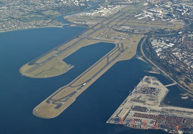 File:Sydney Airport (Kingsford Smith) - aerial view (cropped).jpg