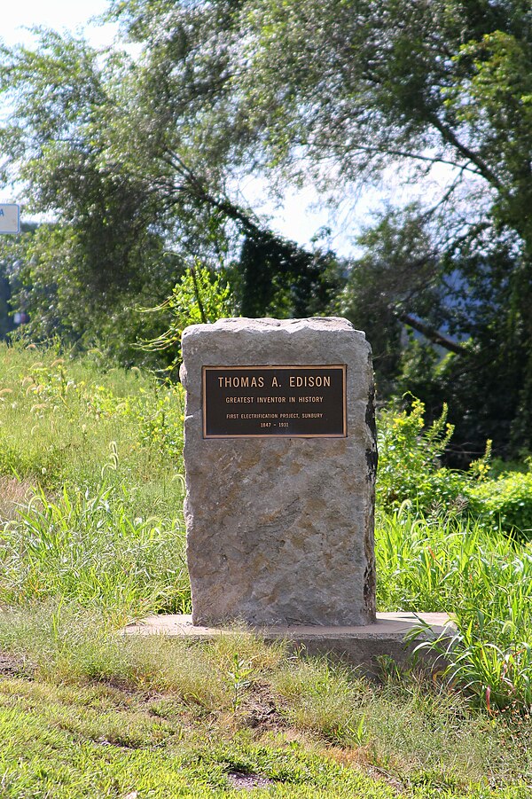 Monument to Thomas Edison near Sunbury