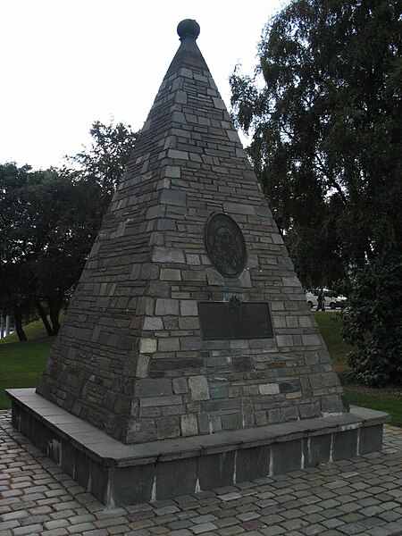 File:Trondheim monument 9.jpg