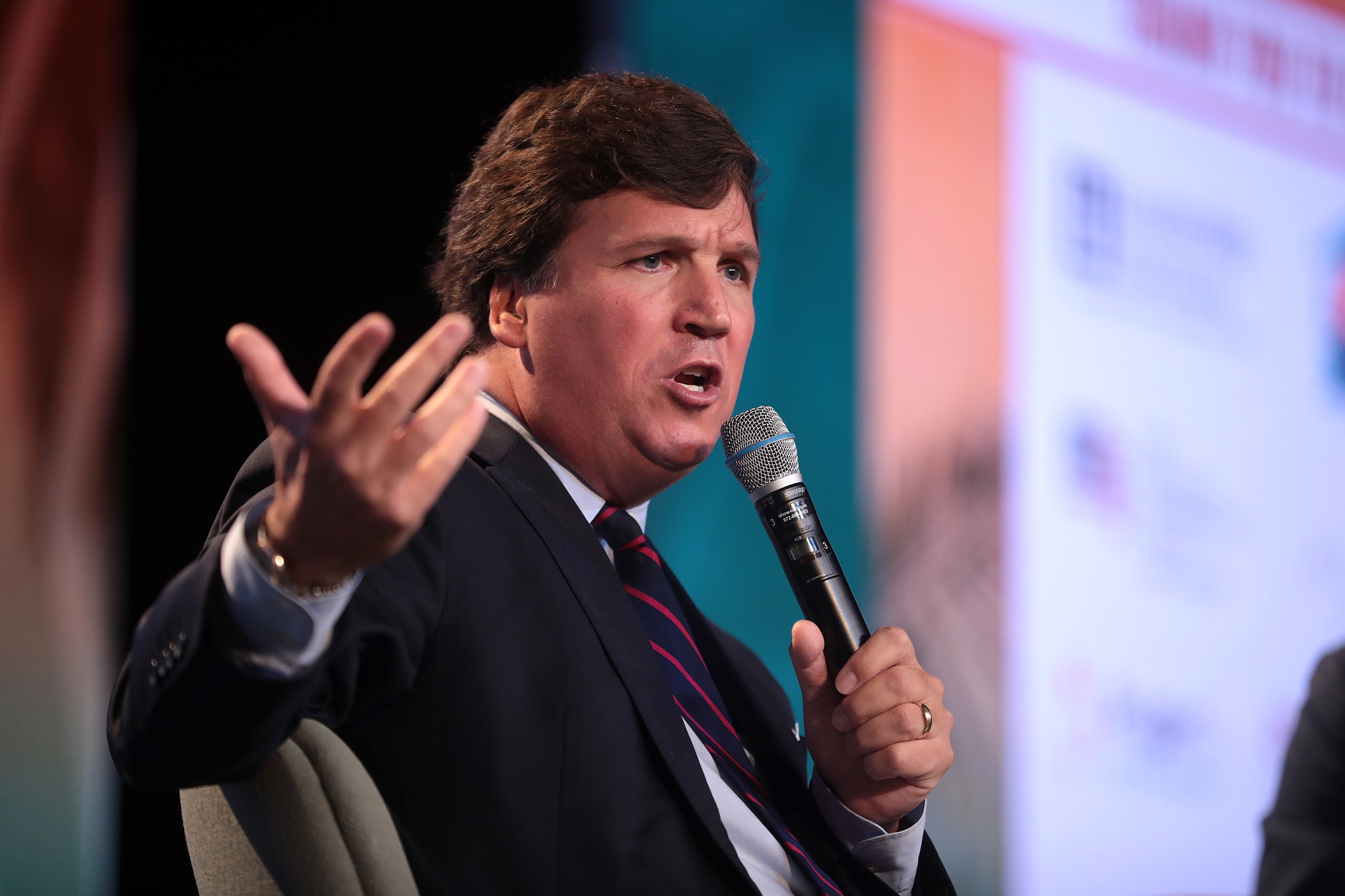 Tucker Carlson - Wikipedia