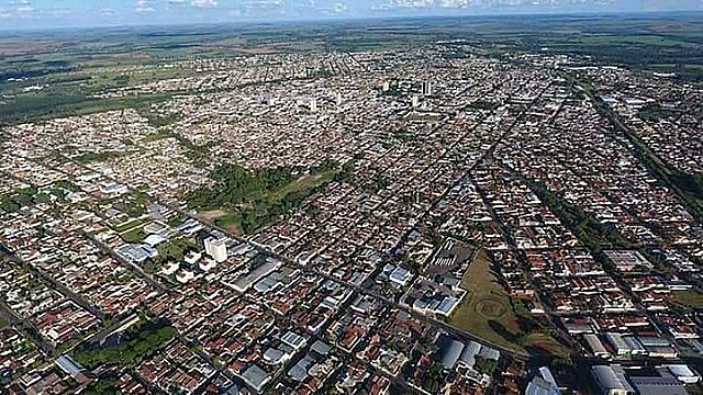 Indiano promove inclusão social nas favelas por meio do futebol - Outra  Cidade