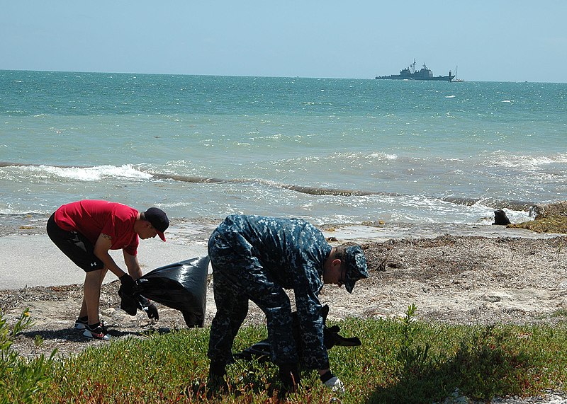 File:US Navy 110422-N-QE668-086 Sailors pick up trash at Truman Annex at Naval Air Station Key West during an Earth Day clean-up.jpg