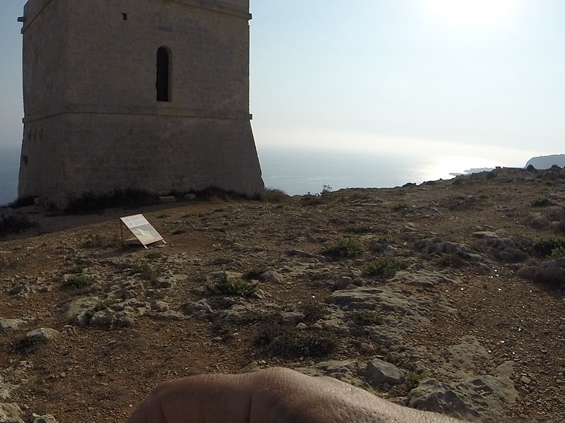 File:Unnamed Road, Qrendi, Malta - panoramio (16).jpg