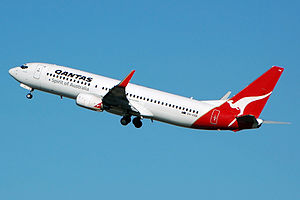 VH-VXR 'Shepperton' Boeing 737-838 Qantas (7423954420).jpg