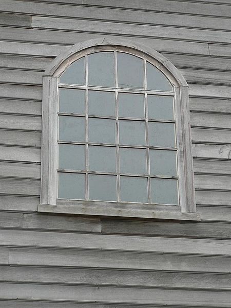 File:Ventana Iglesia de San Juan - Dalcahue.JPG