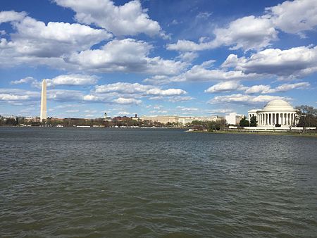 Washington Monument (left) and Jefferson Memorial (right) from the Tidal Basin, March 2016 WasMonJeffersonMem.JPG