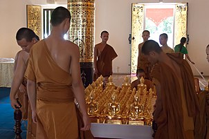 Monks in Wat Chedi Luang