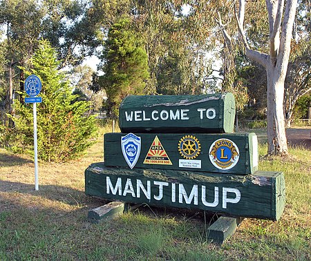 Welcome to Manjimup SMC 2006.jpg